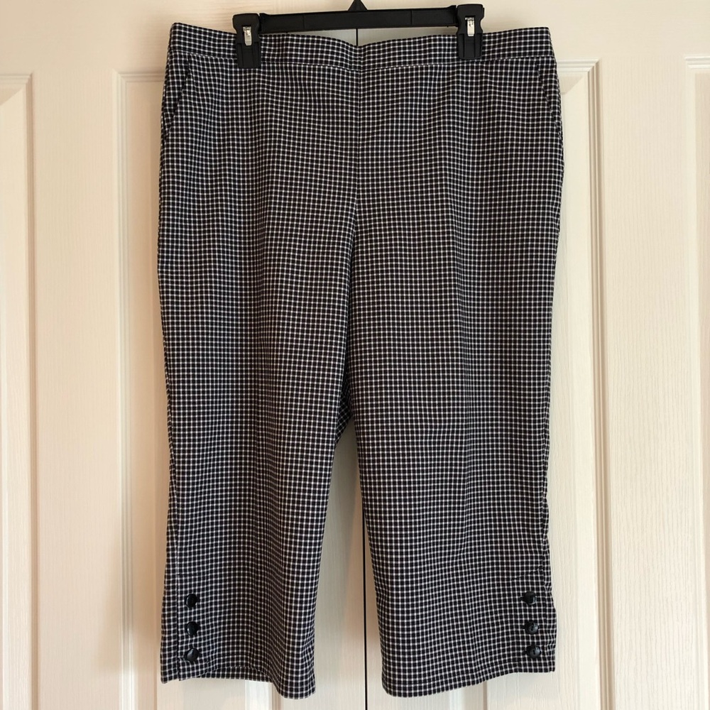 NWT Alfred Dunner Coral Gables Gingham Capri Pants